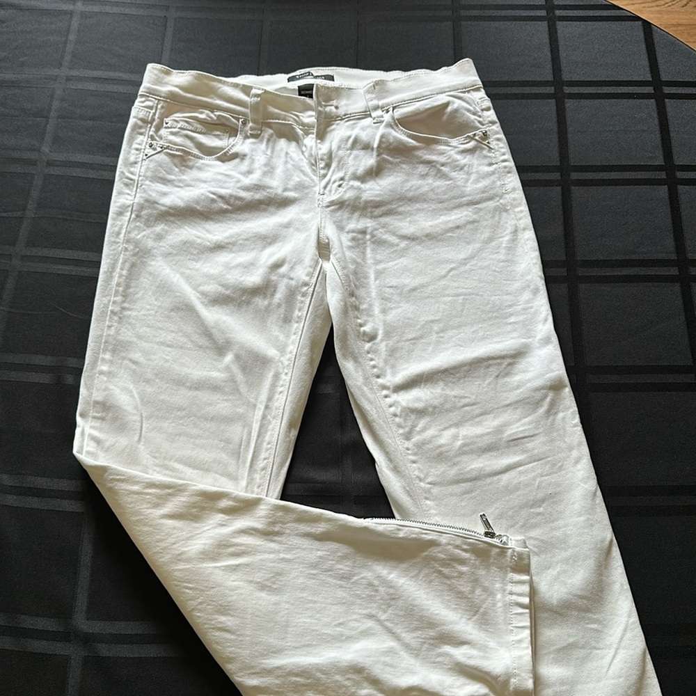 Stretchy white jeans